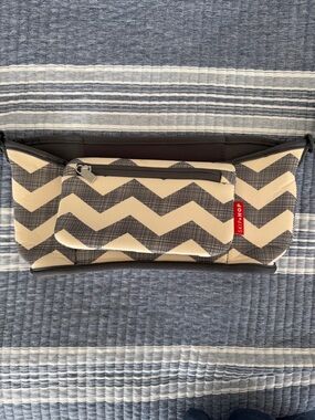 Skip Hop Chevron Stroller Caddy in Gray & Cream